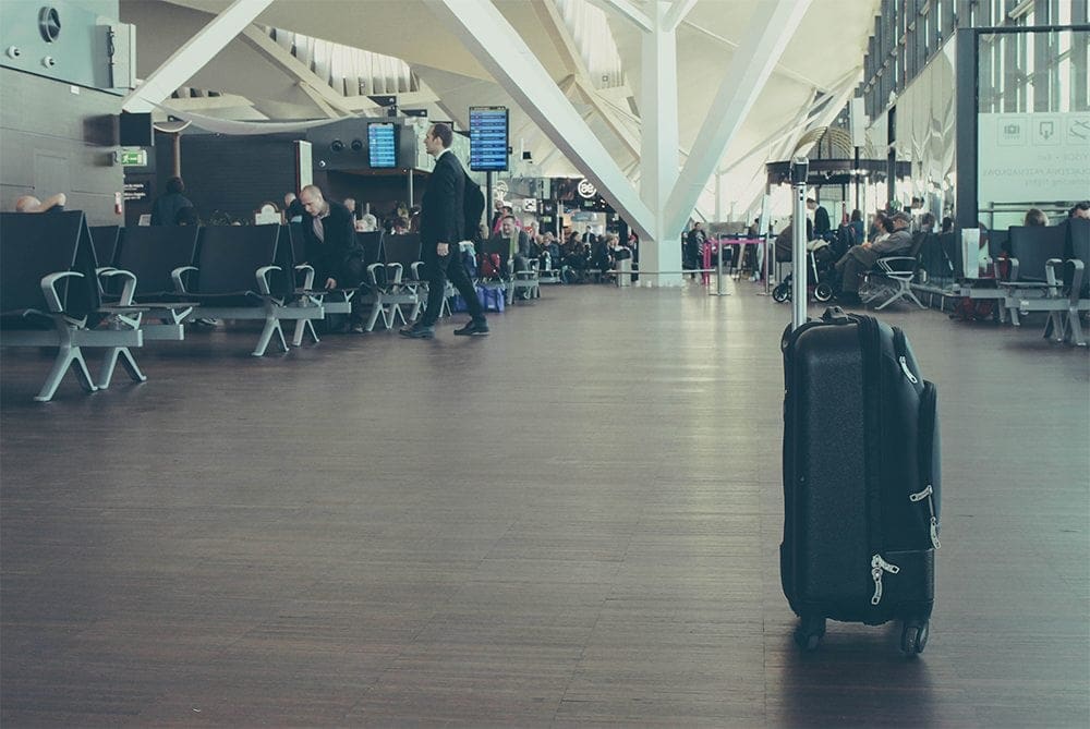 4 Things You Should Avoid Buying At The Airport (Travel Tips)